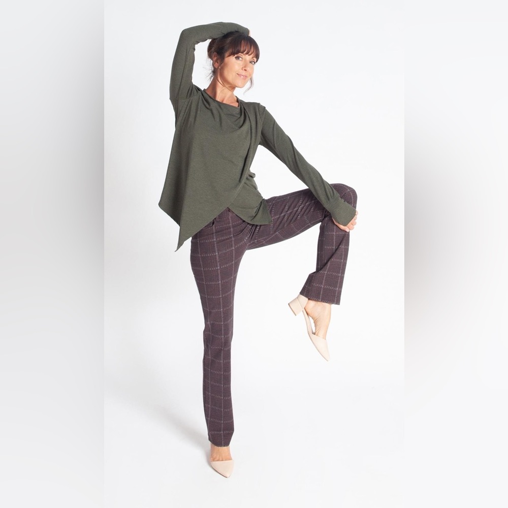 Betabrand 7-pocket Straight Leg Dress Pant Yoga Pants in pattern Downtown Plaid